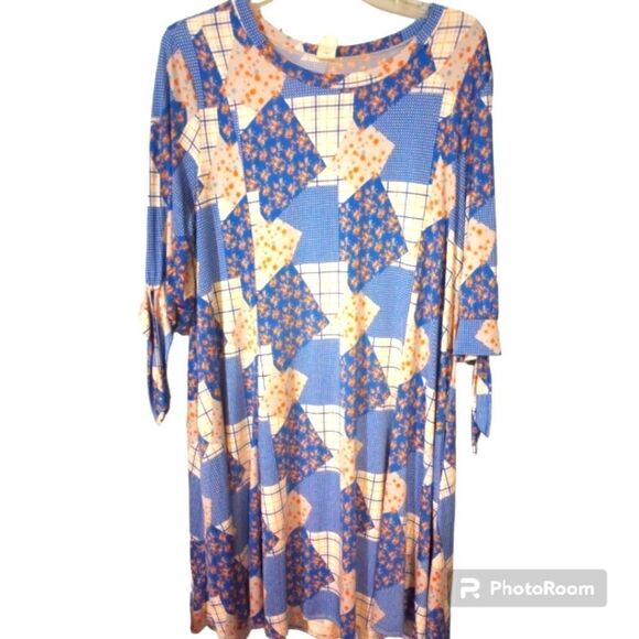 Patchwork tunic dress with knot ties in sleeve - Picture 1 of 11